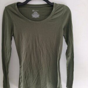 No Boundaries long sleeve shirt, green, size M.